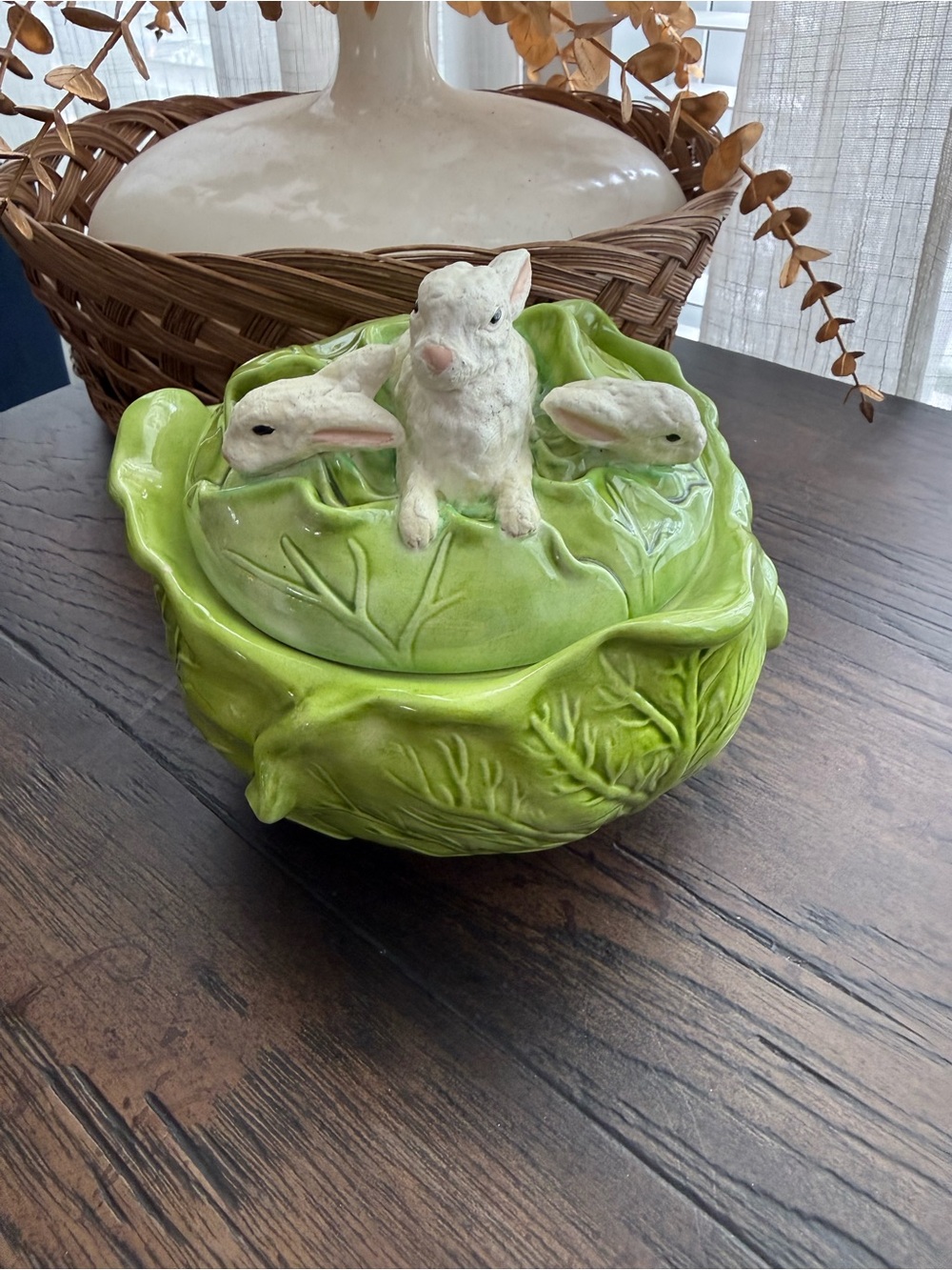 VINTAGE 1977 HOLLAND MOLD LENORE CERAMIC CABBAGE BOWL WITH RABBITS TOP